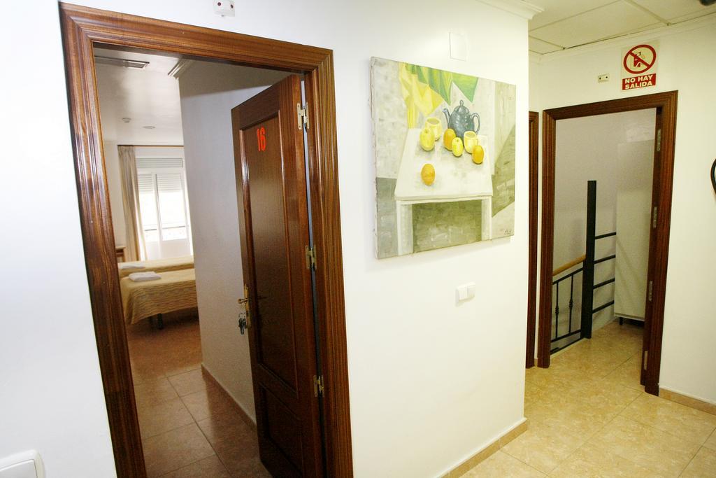Hostal San Fernando Alicante Ngoại thất bức ảnh